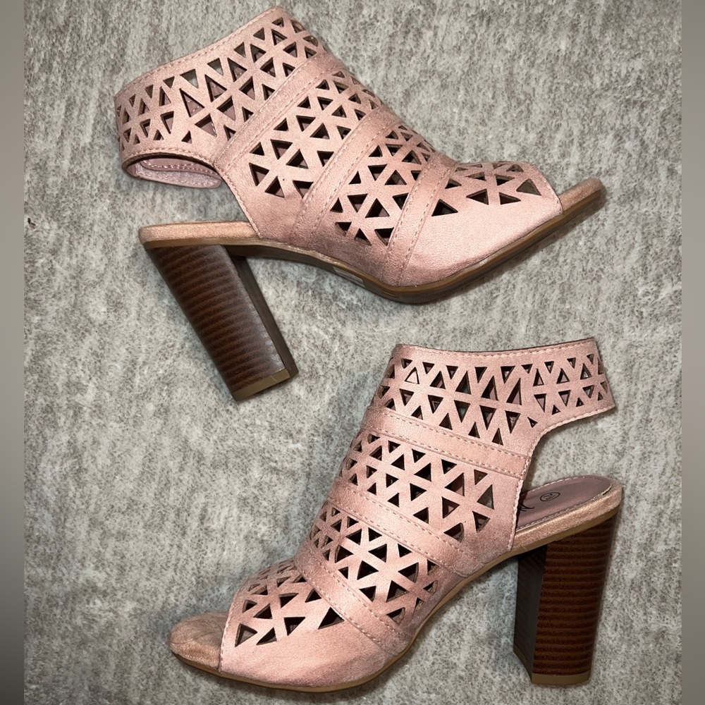 NWOT - Open Toe Booties in Dusty Rose Size 7.5